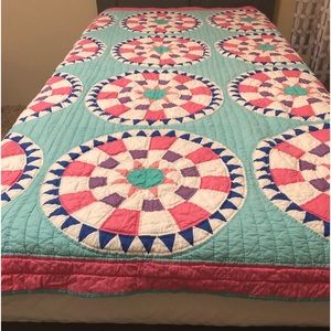 Unique and beautiful handmade quilt 68 X 86.